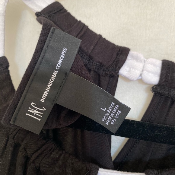 INC // Colour Block Sleeveless Blouse - Picture 3 of 4